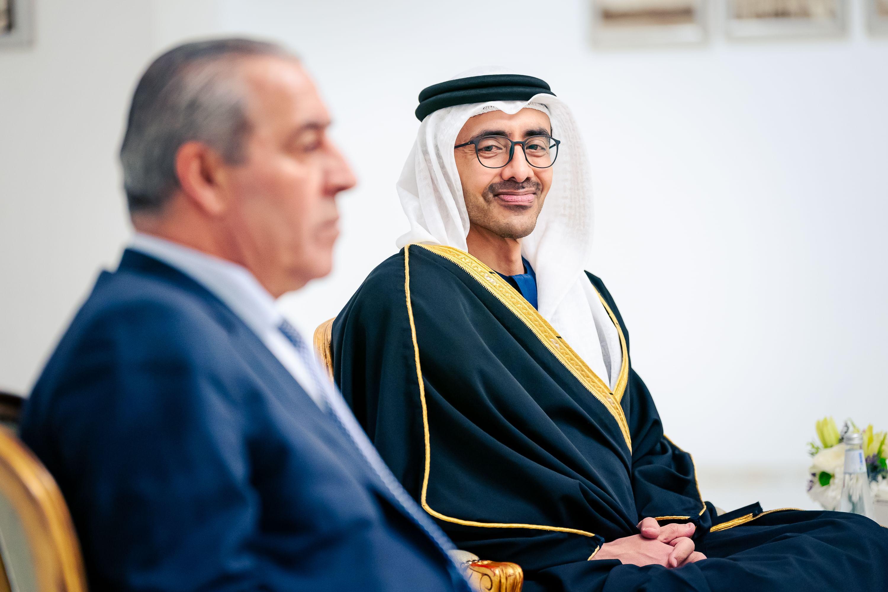 عبدالله بن زايد يشارك في الاجتماع التشاوري الوزاري العربي بشأن غزة بالرياض