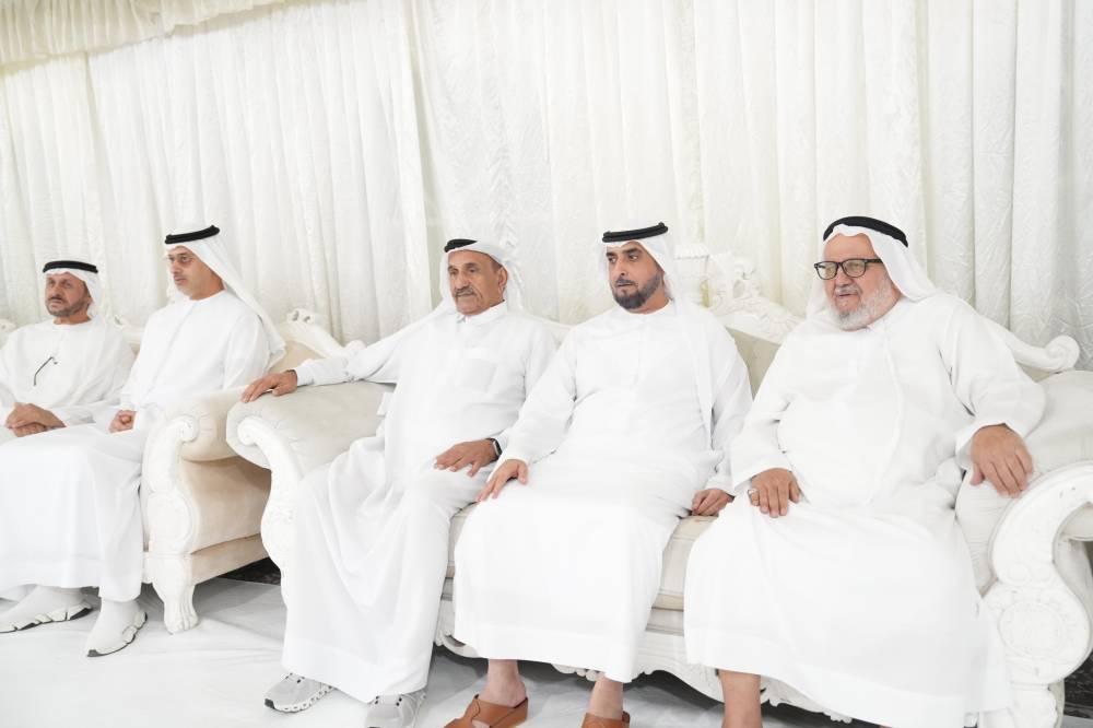 محمد بن سعود ومروان المعلا يقدمان واجب العزاء