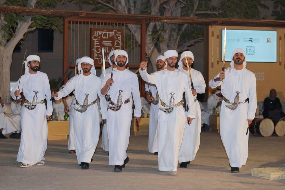 تراث الإمارات وفنونها تتناقلها الأجيال