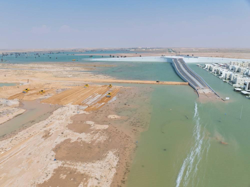 جانب من الأضرار في البنية التحتية في ضاحية السيوح