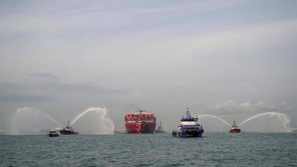 تحية المياه لا تقتصر على الرحلات الافتتاحية.. متى تقام وإلى ماذا ترمز؟ |  صحيفة الخليج