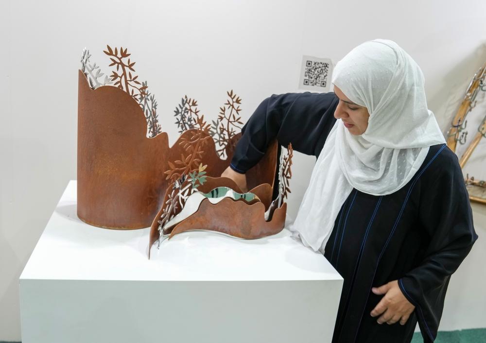 مهرجان ليوا للرطب يقدم البرقع عبر «عين النخيل»