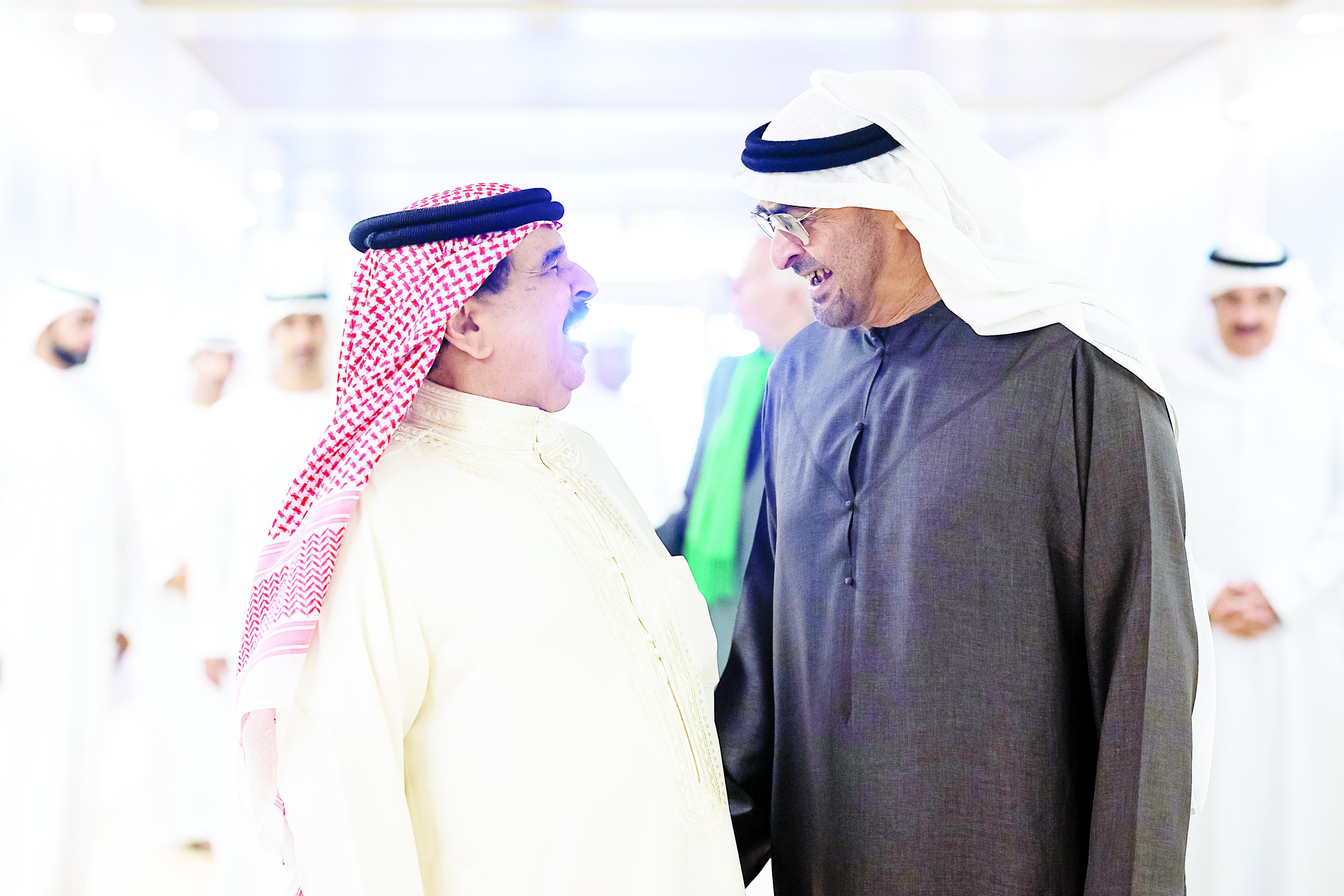 ودّعه محمد بن زايد.. ملك البحرين يغادر البلاد | صحيفة الخليج