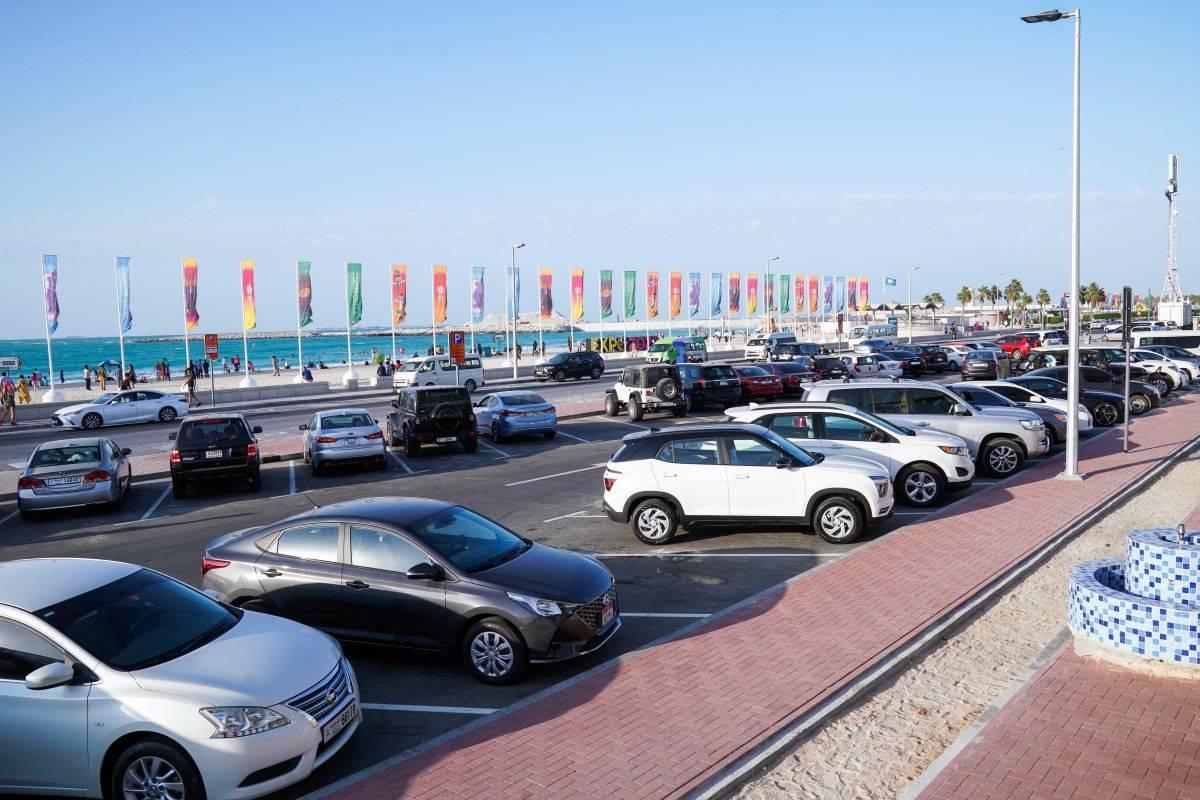 مواقف للسيارات في دبي