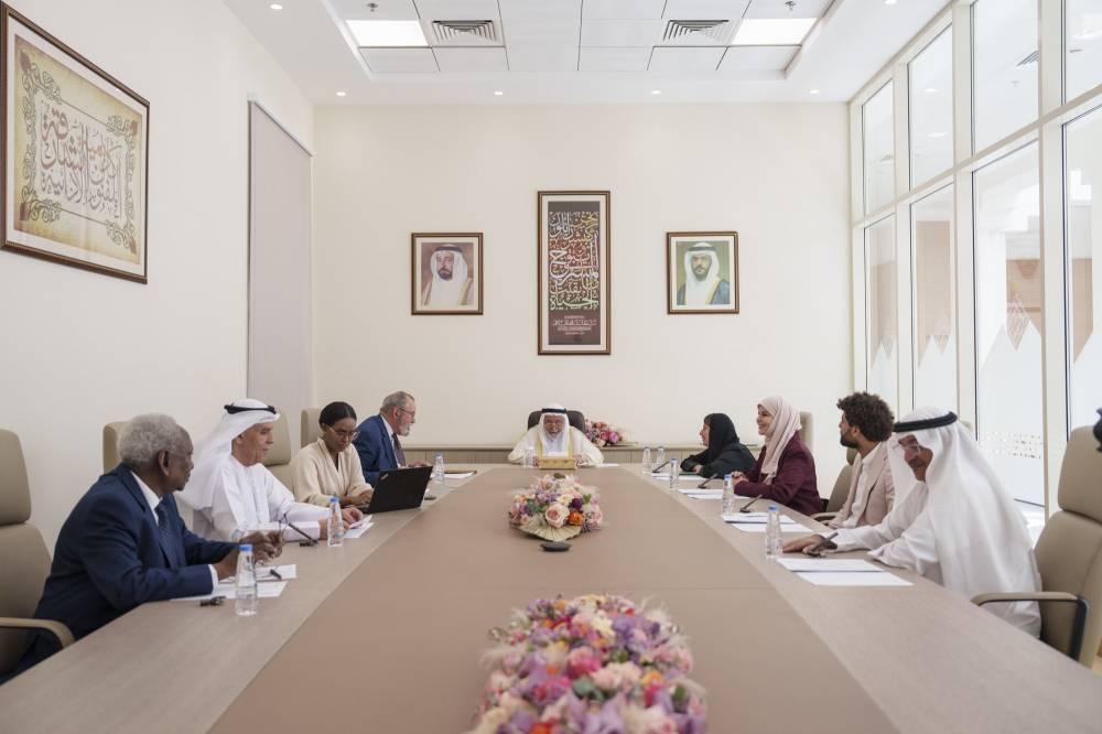 سلطان يترأس اجتماع مجلس أمناء أكاديمية الشارقة للفنون الأدائية سلطان يترأس اجتماع مجلس أمناء أكاديمية الشارقة للفنون الأدائية