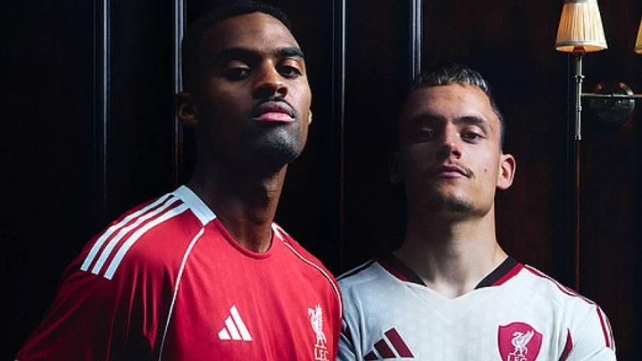 فيرتز وغرافنبيرش بالزي الثاني والثالث