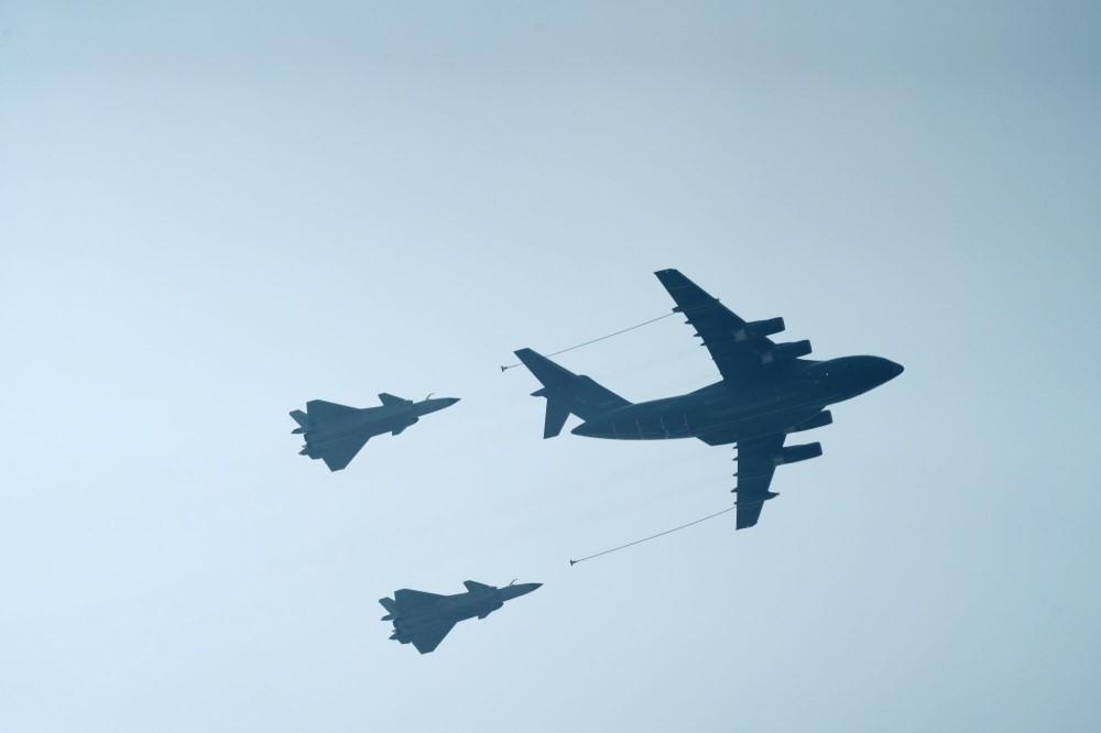 عرض عسكري تاريخي للصين يلفت أنظار العالم