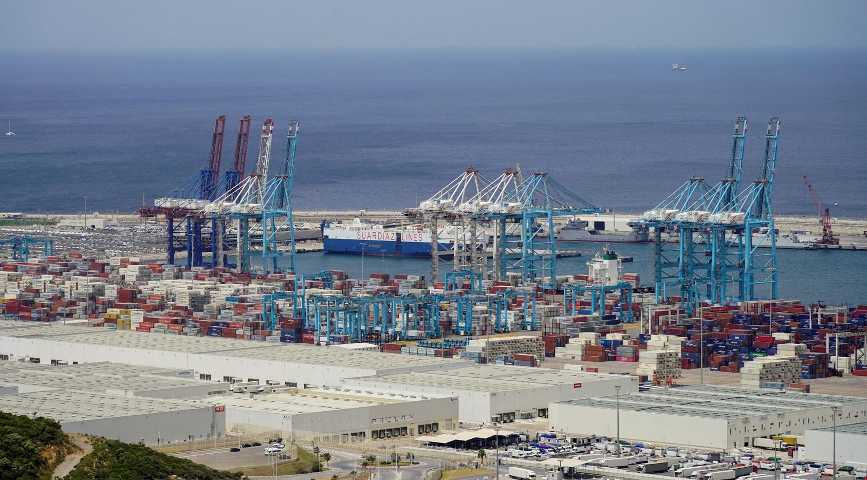 ميناء طنجة المغربي