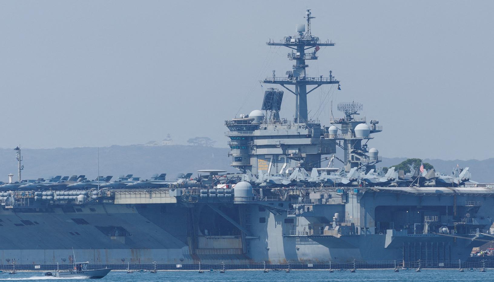 إسقاط مسيرة إيرانية قرب حاملة طائرات أمريكية