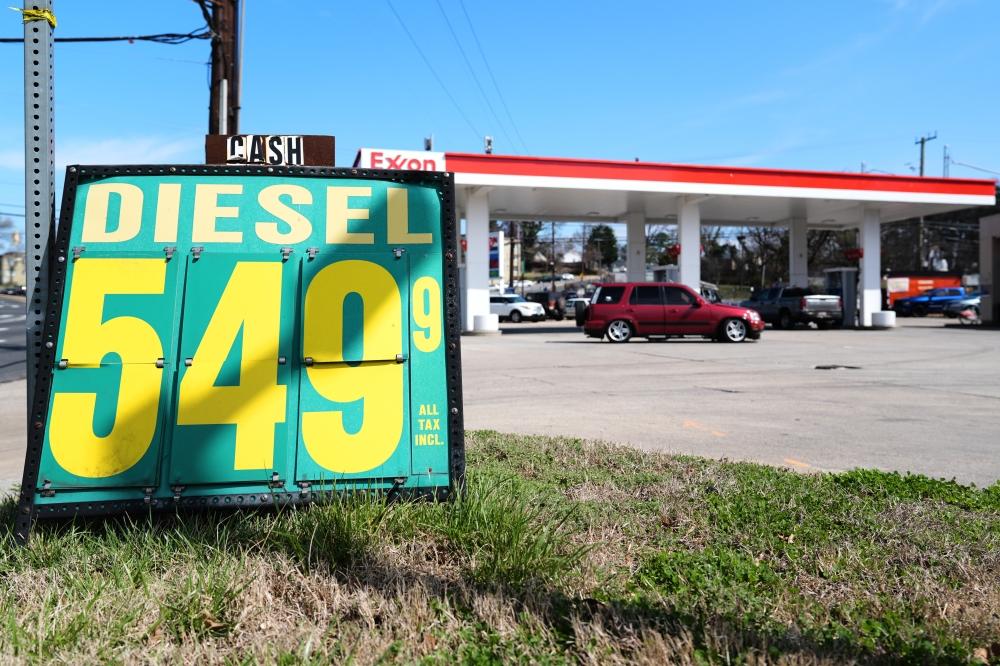 سعر الديزل أمام محطة وقود يوم 19 مارس 2026 في هياتسفيل، بولاية ماريلاند. (أ.ب)