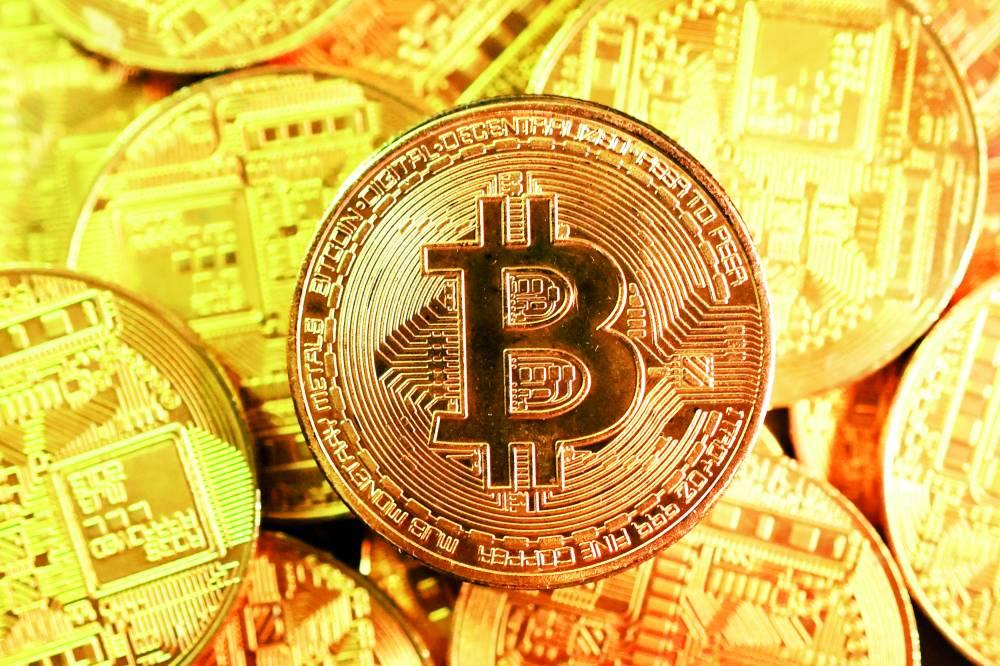 تصريحات ترامب تهبط بالبيتكوين إلى 66 ألف دولار