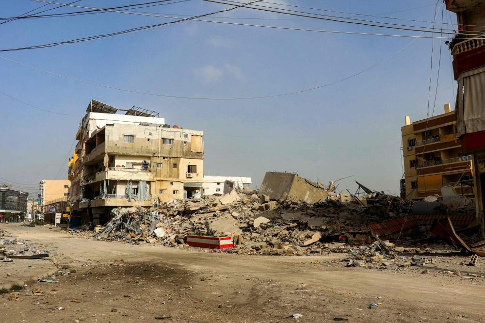 مبنى منهار عقب قصف إسرائيلي على العباسية، قرب صور (4 أبريل 2026 أ.ف.ب)