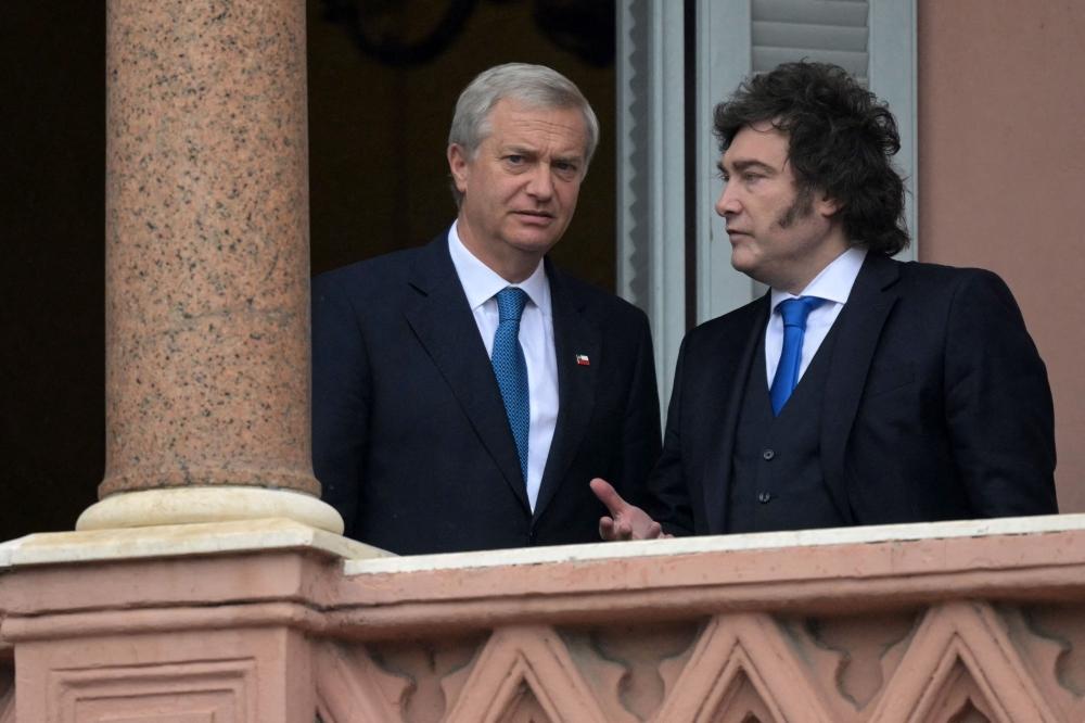 خافيير ميلي ونظيره التشيلي خوسيه كاست