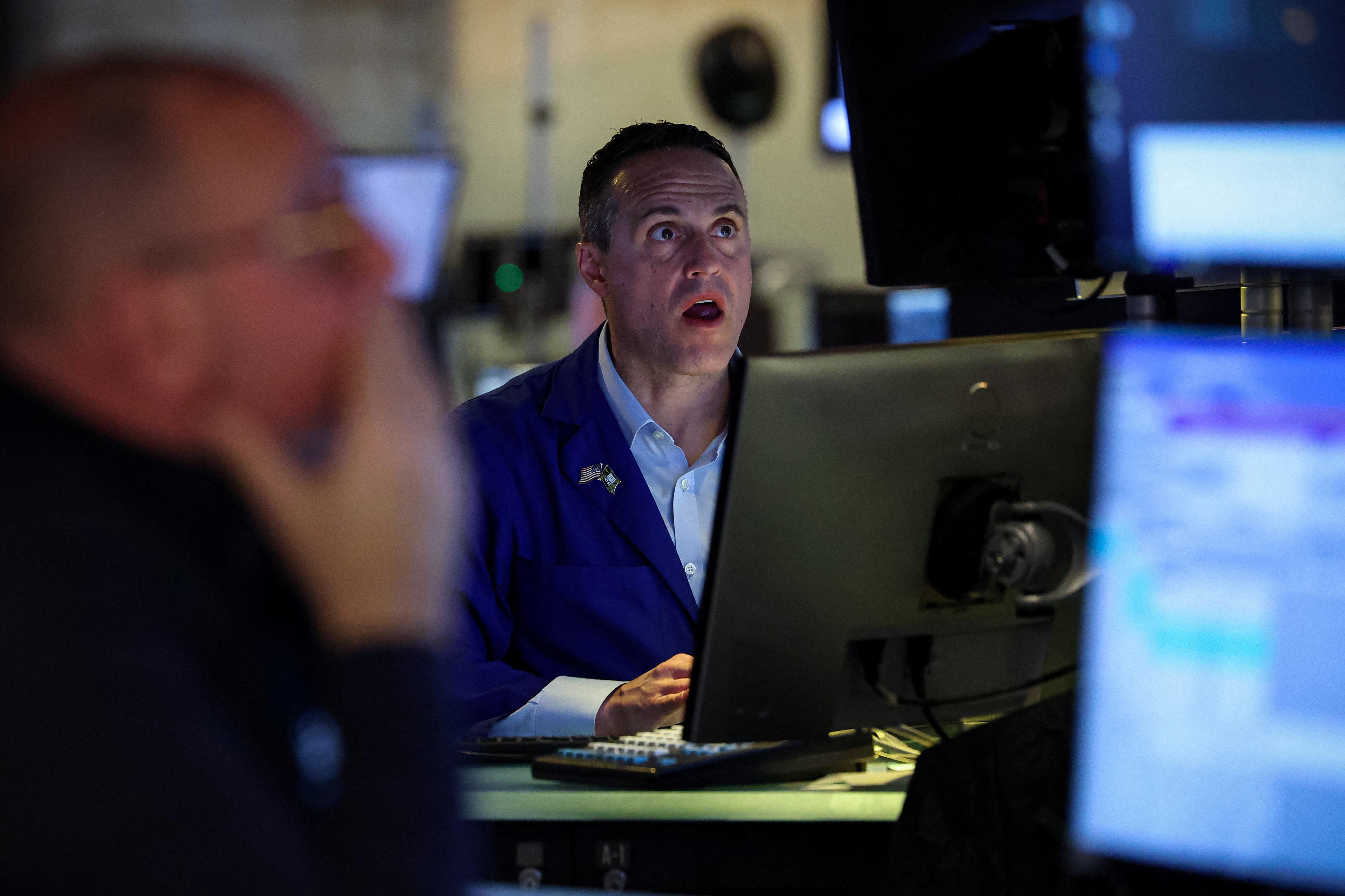 متعامل في بورصة نيويورك