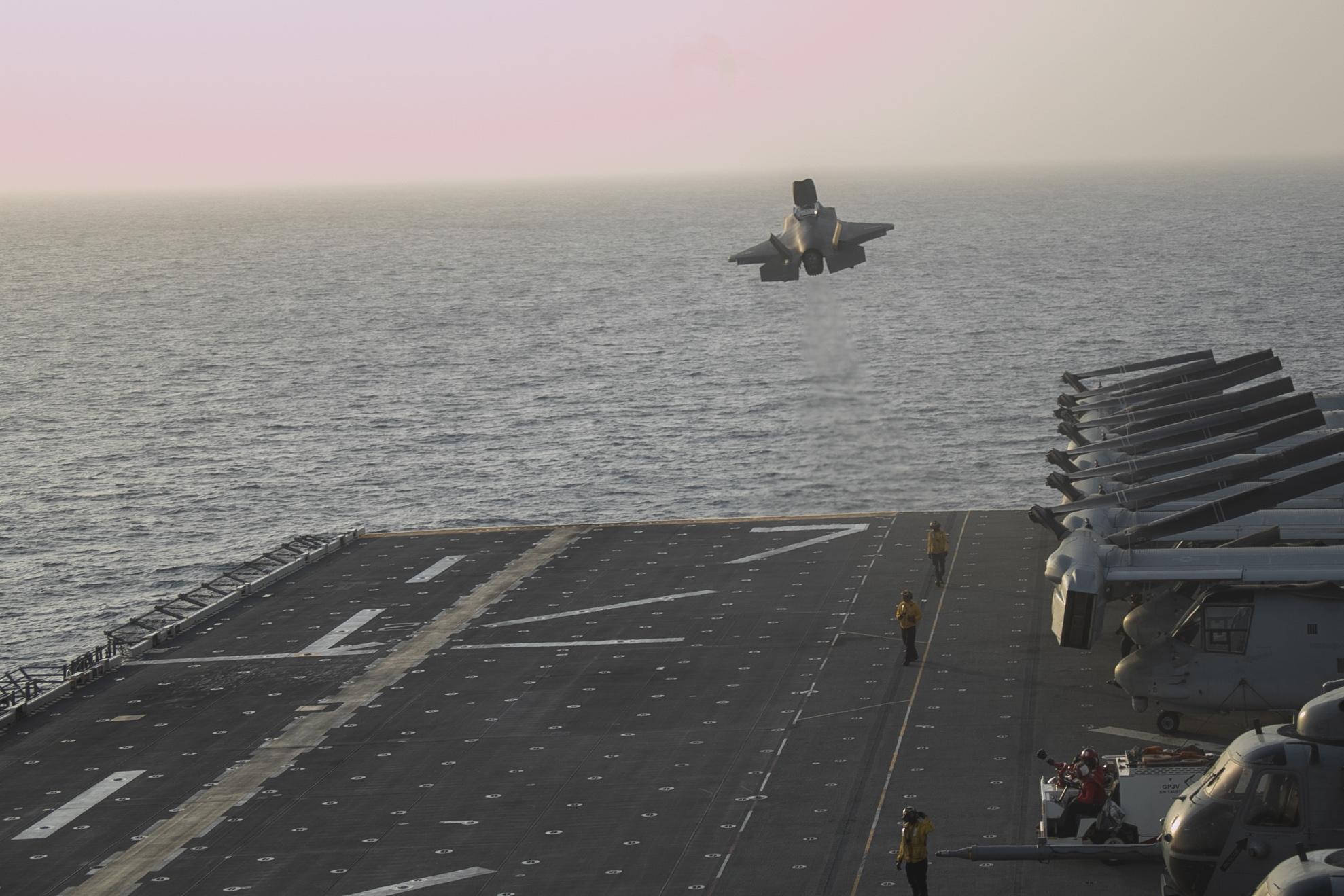 قوات أمريكية في المنطقة