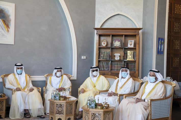 محمد بن زايد يبارك زواج محمد بن سلطان بن خليفة بـ «التواصل المرئي» محمد بن زايد يبارك زواج محمد بن سلطان بن خليفة بـ «التواصل المرئي»