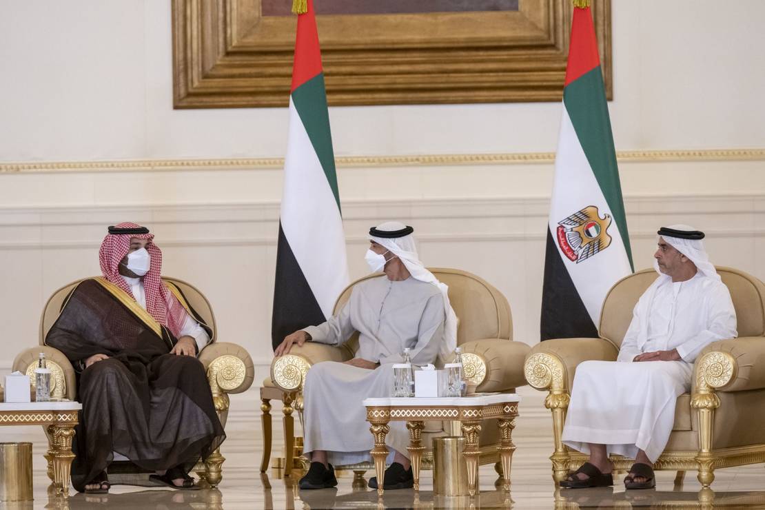تلقي العزاء في الشيخ خليفة بن زايد