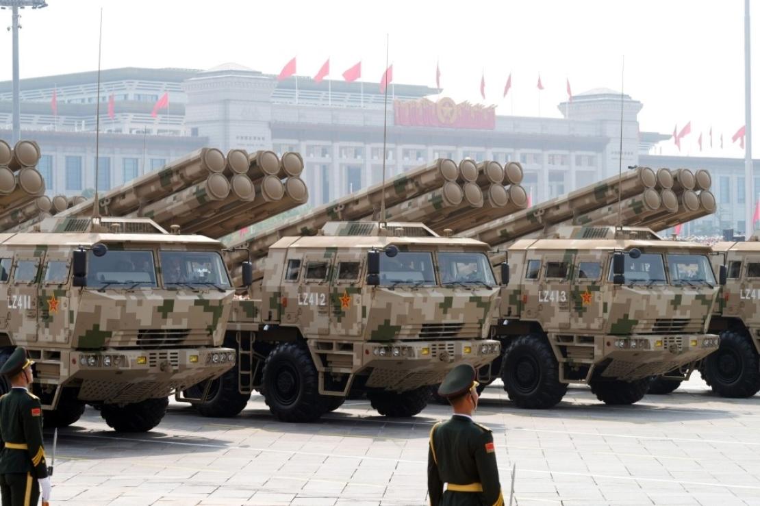 عرض عسكري تاريخي للصين يلفت أنظار العالم