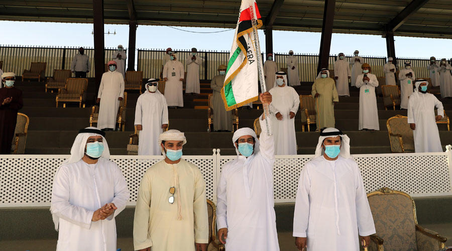 خالد بن سلطان بن زيد يتوج أبطال “اليوم الوطني”