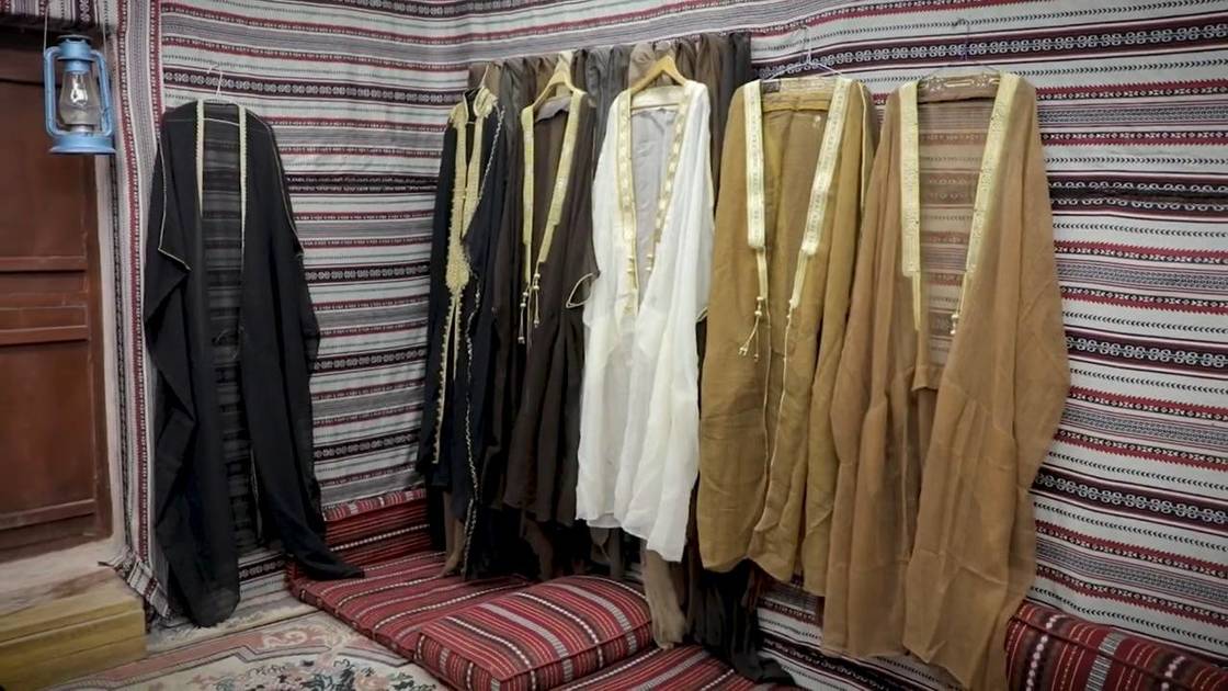 صحيفة الخليج الإماراتية نادي تراث الإمارات يطلق صناعة الحرف صحيفة الخليج الخليج خمسون عاما