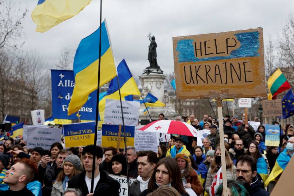 Manifestations françaises de soutien à l’Ukraine .. et Moscou met en garde contre la détérioration de la situation humanitaire