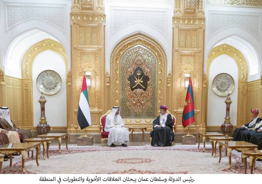 الصحف العمانية: زيارة محمد بن زايد أكدت عمق العلاقات بين الشعبين