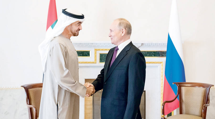 Mohamed bin Zayed meets Putin Let's try to strengthen the foundations