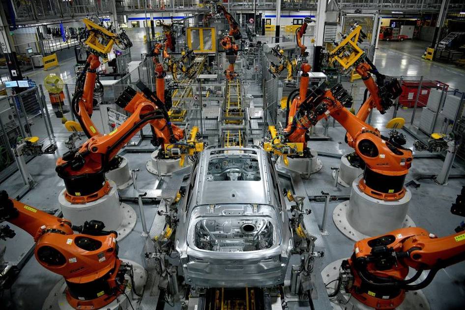US manufacturing continues to decline in June