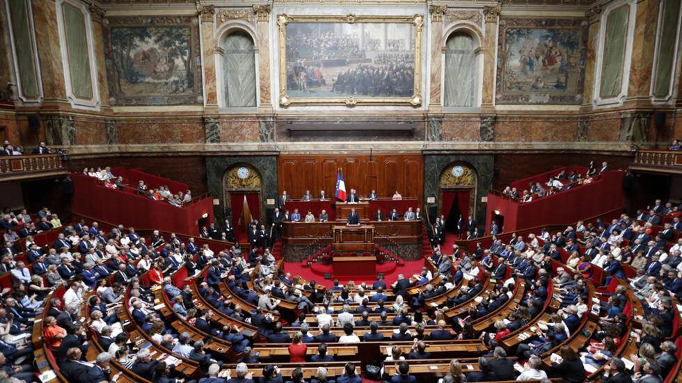 Colère en France après qu’un parlementaire a témoigné sur « l’origine ethnique » des manifestants