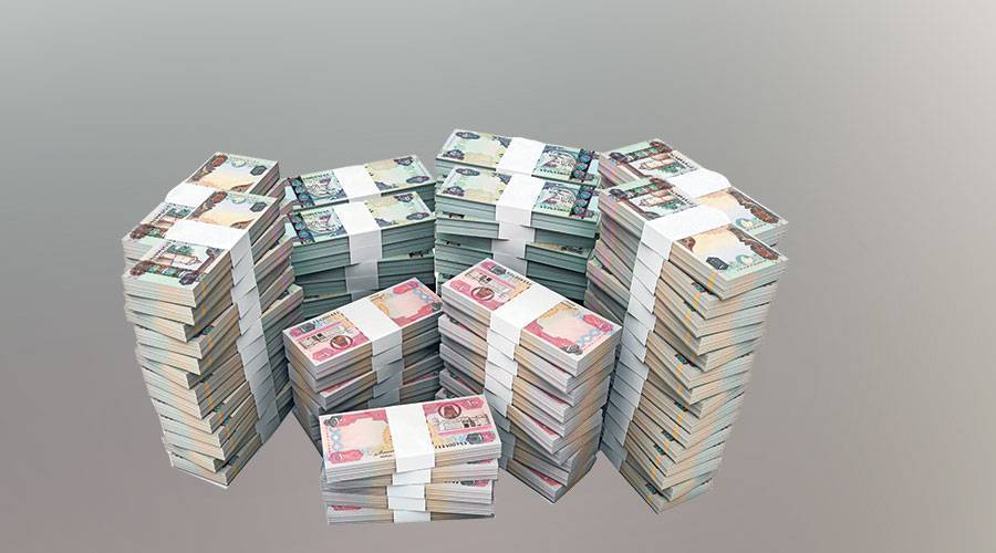 السياح والمستثمرون ينعشون الطلب على الدرهم