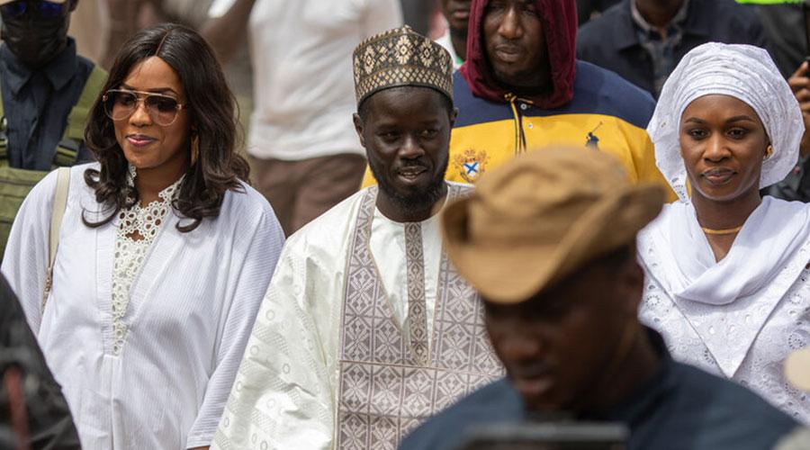 A rare occurrence: both of the President of Senegal’s wives present in the government palace