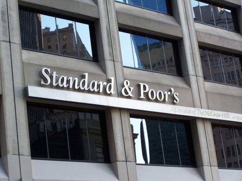 The Significance of Delaying Interest Rate Reductions for Gulf Banks: Standard & Poor’s Perspective