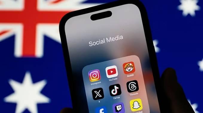 أستراليا تبدأ حظر استخدام المراهقين دون الـ16 مواقع التواصل #صحيفة_الخليج 