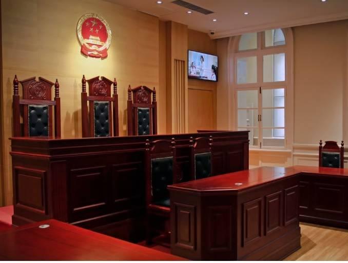 أرملة تكتشف تحويل زوجها الراحل 2.8 مليون دولار لصديقته #صحيفة_الخليج 