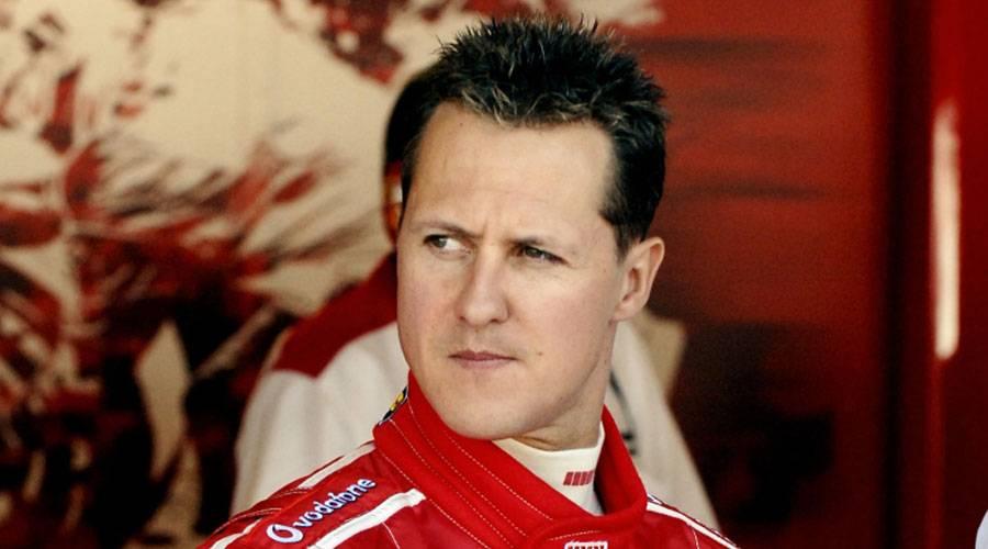 عاجل| تنقل بالكرسي المتحرك.. تحسن الحالة الصحية لشوماخر 