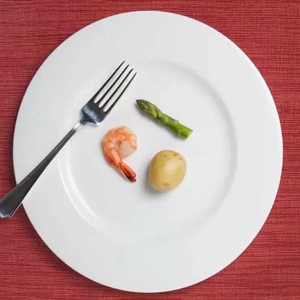 تصاب بـ«مقدمات السكري» بسبب «الهوس بالمظهر» #صحيفة_الخليج 