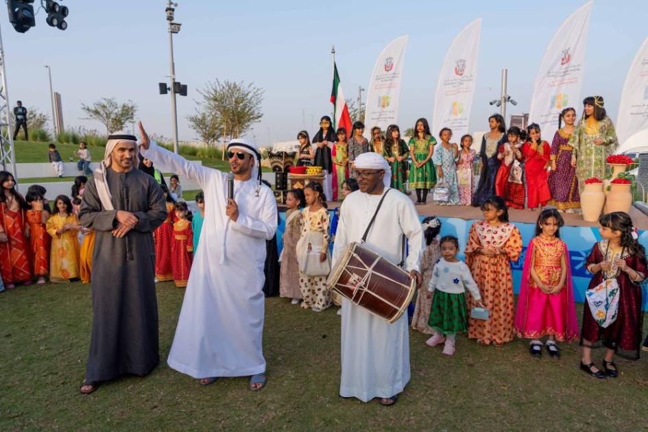 بلدية أبوظبي تجمع الجدات والأطفال في «حق الليلة» #صحيفة_الخليج 