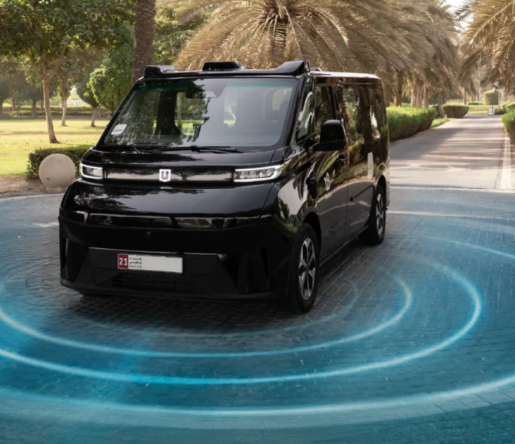 «أبوظبي للتنقل» يوسِّع تشغيل مركبات الأجرة ذاتية القيادة «روبوتاكسي»