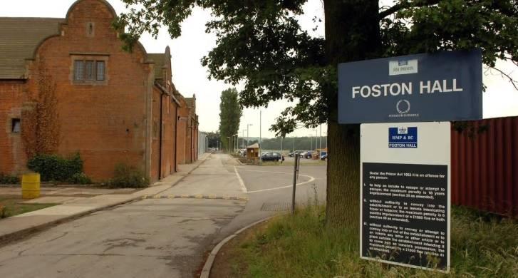 سارقة دجاج تتوسل لإبقائها في السجن #صحيفة_الخليج 