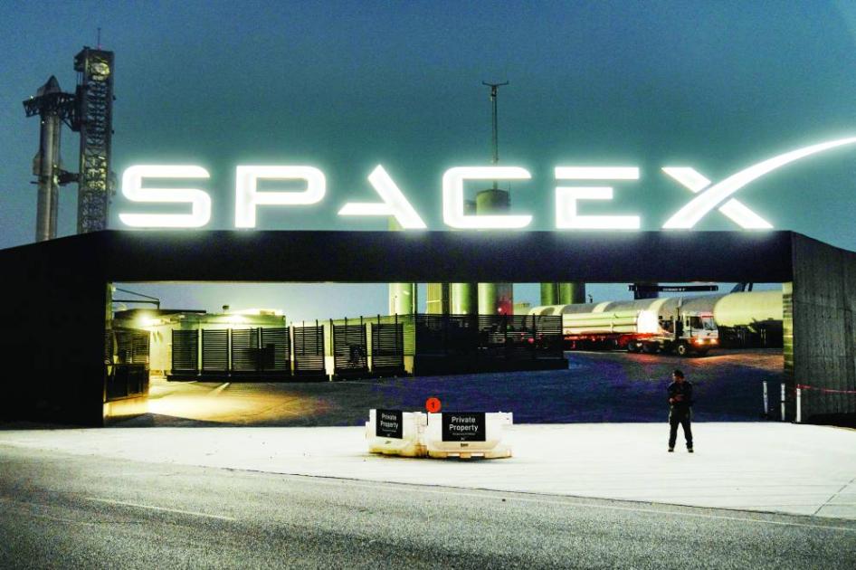 ماسك: «مدينة ذاتية النمو» على القمر خلال 10 سنوات