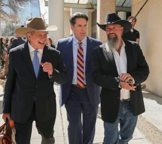 براءة 4 متهمين بالقتل بعد 35 عاماً #صحيفة_الخليج 