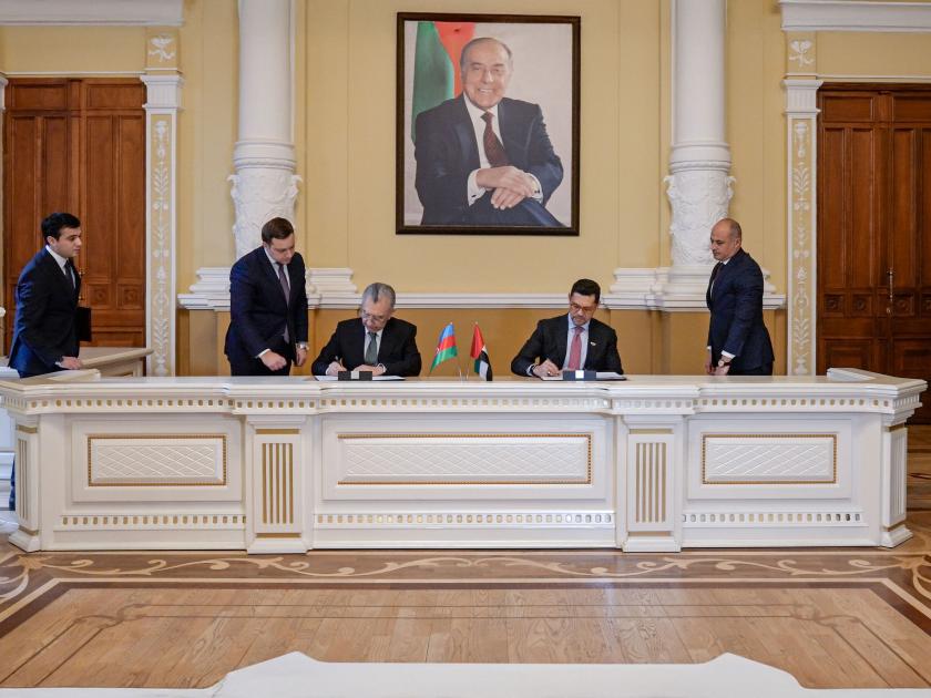 «أبوظبي» و«باكو» توقّعان اتفاقية توأمة لتعزيز التعاون الحضري