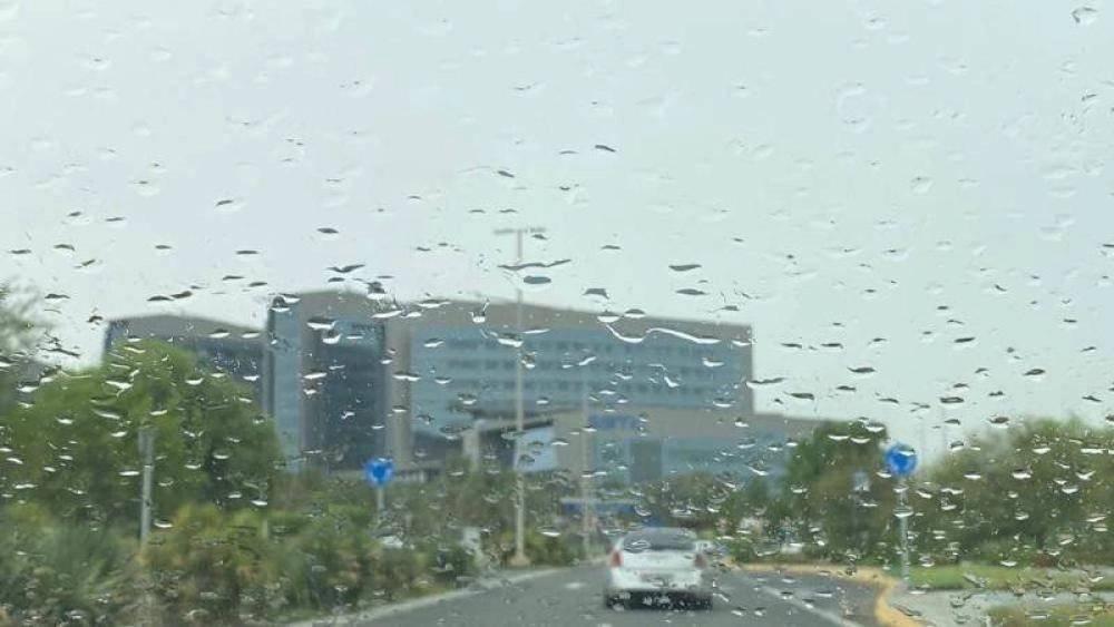 عاجل| أمطار غزيرة في الإمارات غداً الجمعة.. وهذه درجات الحرارة 