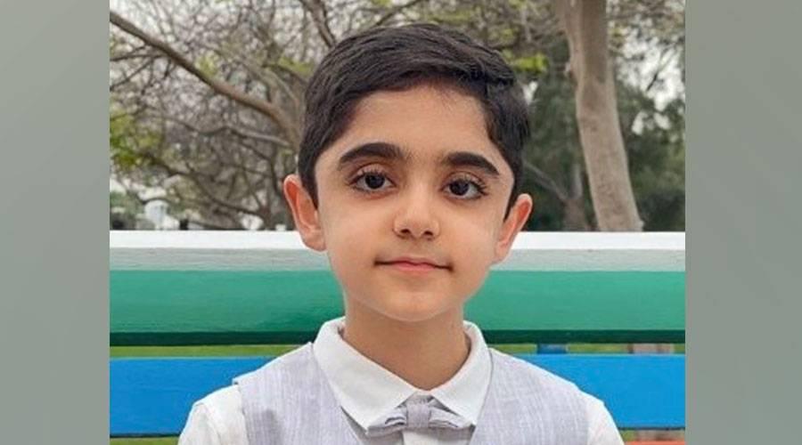 «يوسف» يبدأ أولى خطوات التعافي بمستشفى الجليلة