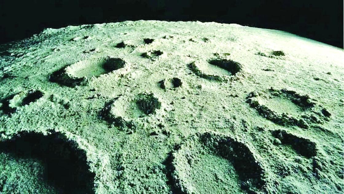 أقدم فوهات القمر تحوي أضخم احتياطيات مياه #صحيفة_الخليج 