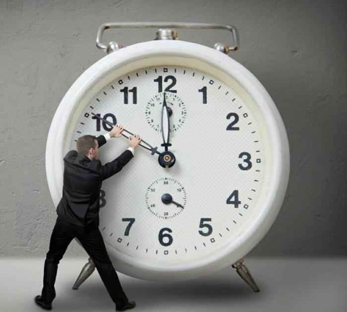 قدم ساعتك 60 دقيقة..الموعد الرسمي لبدء التوقيت الصيفي 2026 في #مصر 