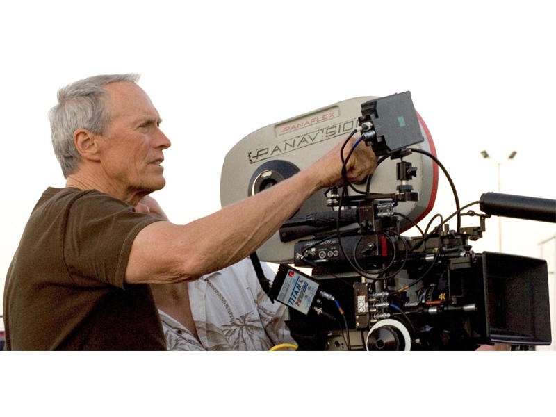 كلينت ايستوود شاب سينمائي في ال 87 صحيفة الخليج