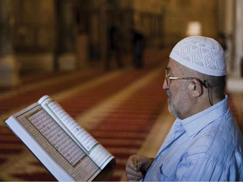 القرآن يشفع لقارئه يوم القيامة صحيفة الخليج