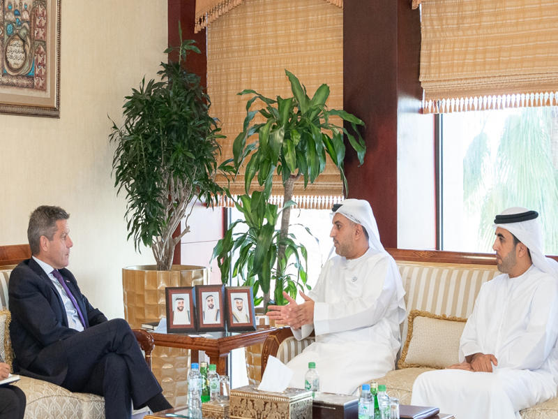 «غرفة أبوظبي» تبحث استقطاب الشركات البريطانية صحيفة الخليج «غرفة أبوظبي» تبحث استقطاب الشركات البريطانية صحيفة الخليج