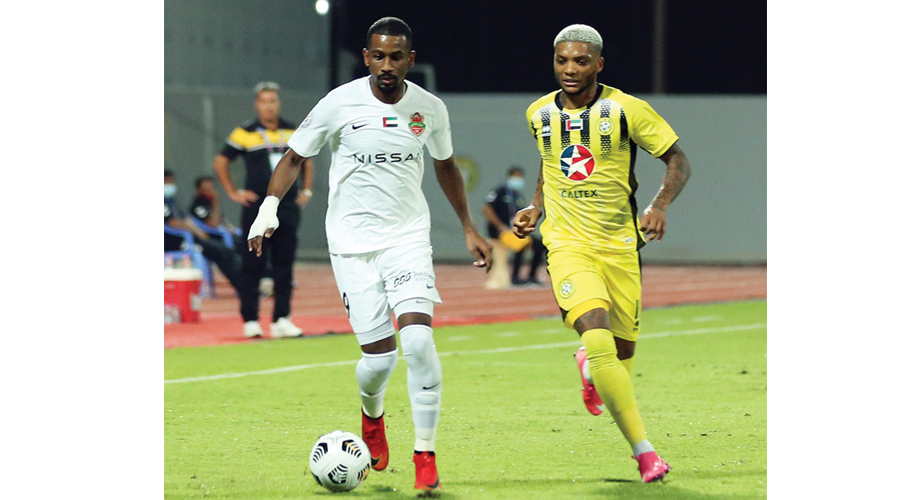 شباب الأهلي يعبر كلباء بثلاثية نظيفة